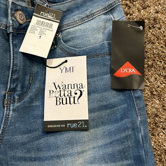 !NWT! Juniors skinny jeans ripped - Picture 2 of 7